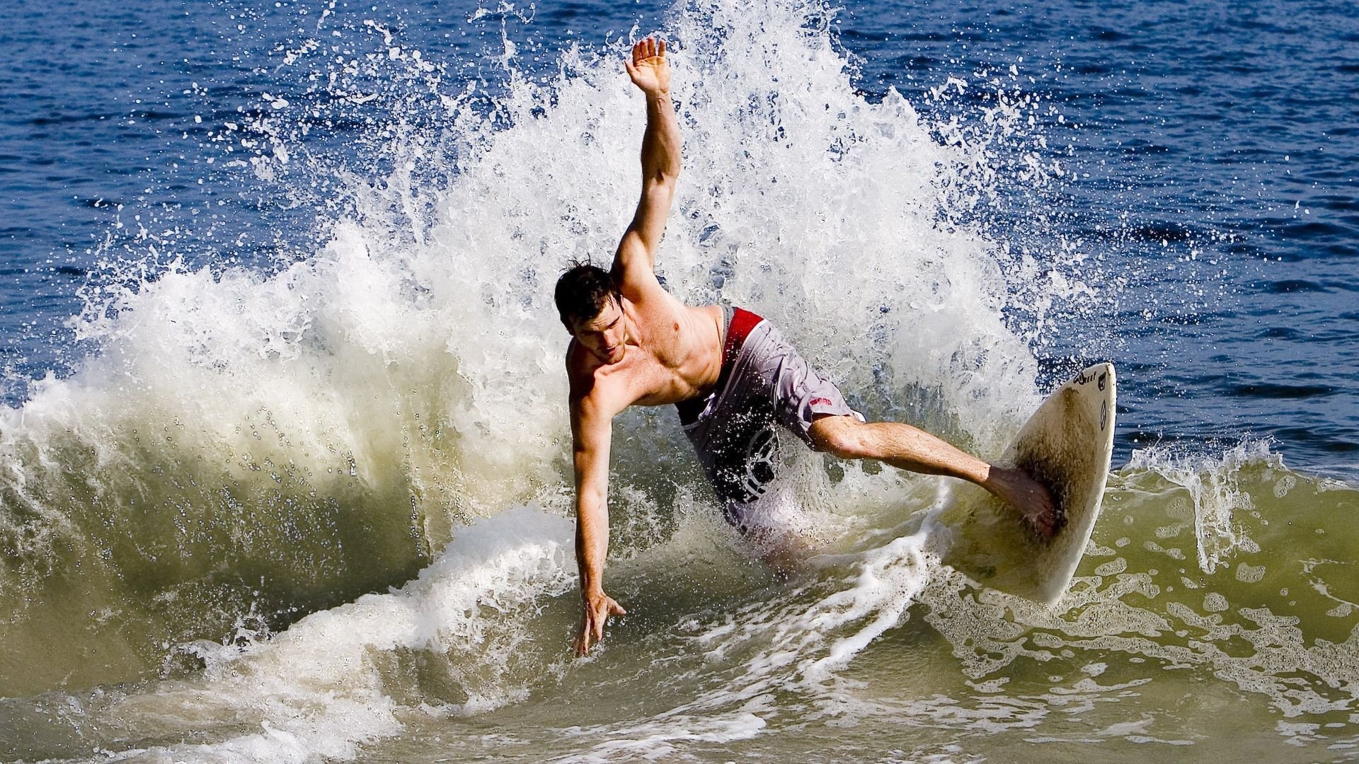 综合格斗赛场焦点！葡萄牙队对阵巴西队，强强对话引爆全球球迷关注