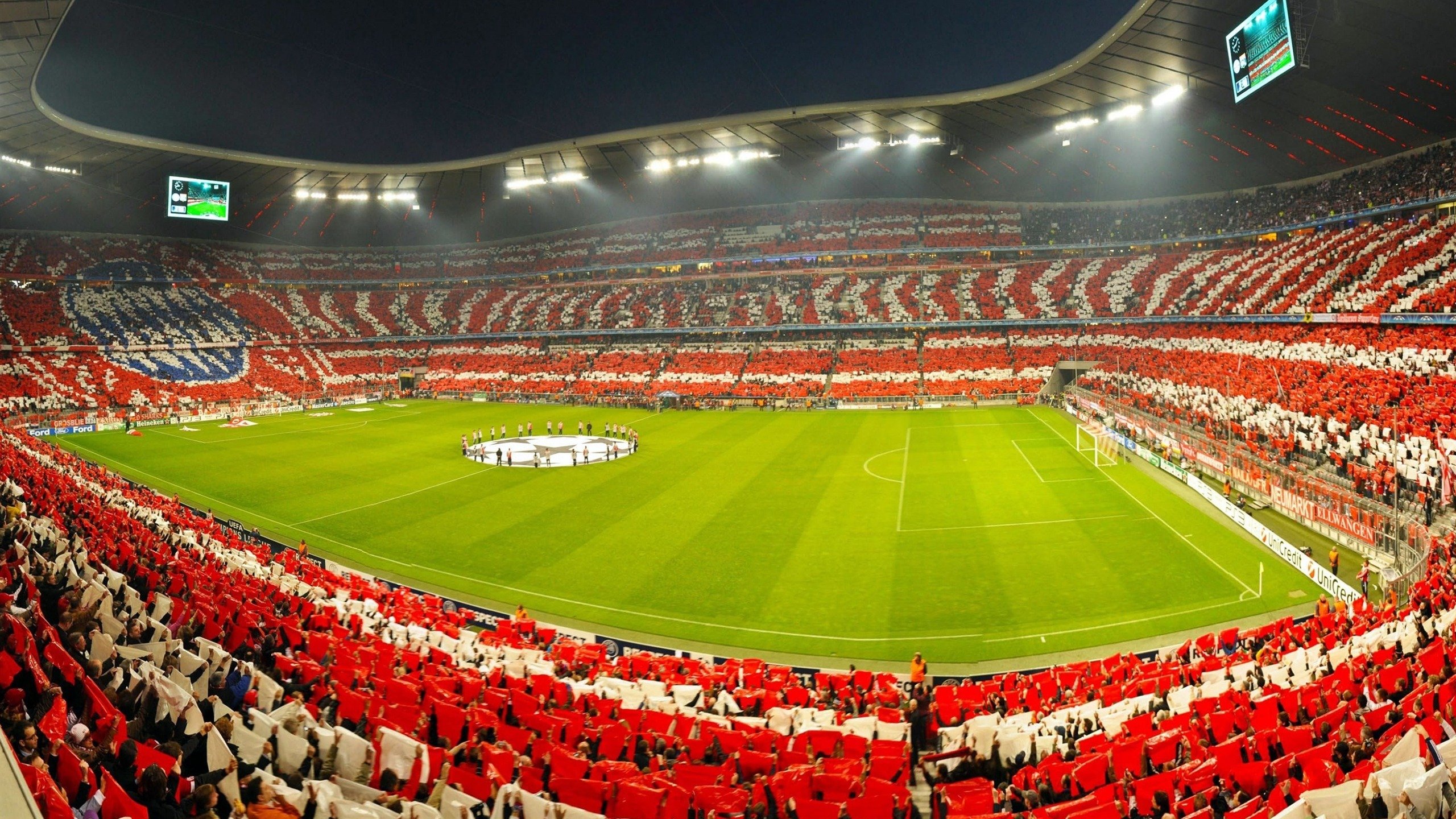 足球赛场焦点!克罗地亚队对阵荷兰队,防守反击奏效,球队笑到最后